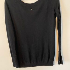 Black Lululemon sweater